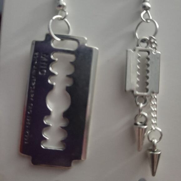 Razor blade and spikes handmade hypoallergenic hooks - Picture 6 of 6